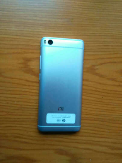 小米(MI)小米5S:手机速度很快,快递也很快手感