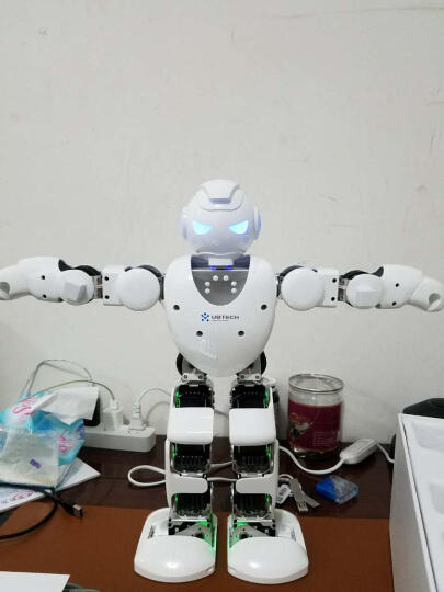 【活动产品】UBTECH优必选 人形智能机器人 Alpha 1P 益智编程 教育娱乐 APP蓝牙控制 玩具礼包 晒单图