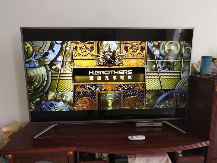 海信LED55EC660US:感谢京东。电视外观超