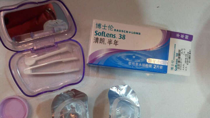 博士伦隐形眼镜:拿着就用起了,戴上到现在三个