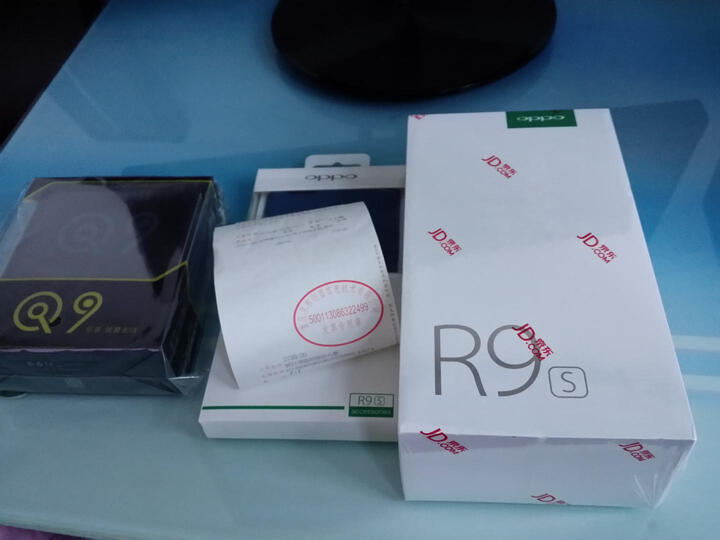 OPPOR9s:包装塑封,感觉很好,手机试用中。 看