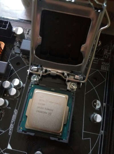 英特尔Pentium G4500:为了530这个核显,加钱