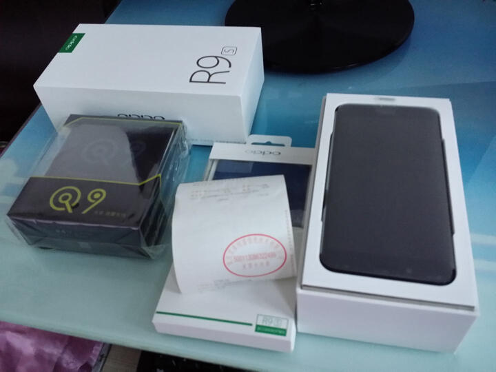 OPPOR9s:包装塑封,感觉很好,手机试用中。 看