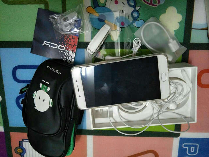 OPPOR9s:oppo r9s 国产机的经典,指纹解锁非