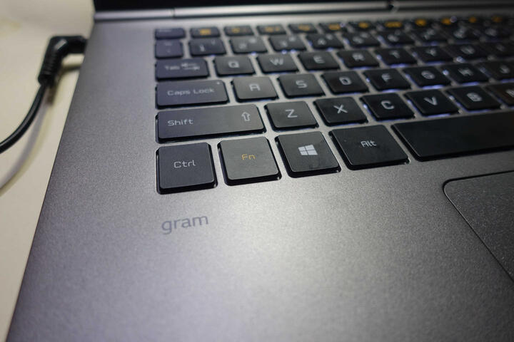 LG Gram(15Z970-G.AA53C)15.6英寸超轻薄笔记本电脑(i5-7200U 8G 256GB SSD FHD IPS Win10)白色 晒单图