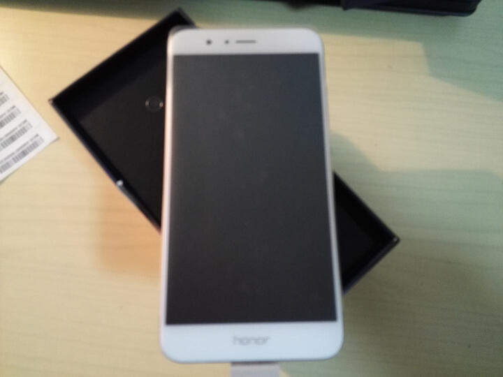 华为荣耀V9:手机速度比较快,这是优势。但有