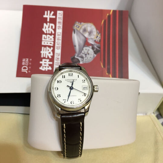 浪琴女士手表:这款我还是很喜欢的,做工精致,
