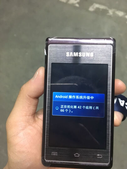 三星 Galaxy Folder（SM-G1600）2GB+16GB 金色 移动联通电信4G翻盖手机 双卡双待    晒单图