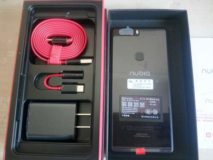 努比亚Z17:一直用的乐视1s,电池实在不耐用,而