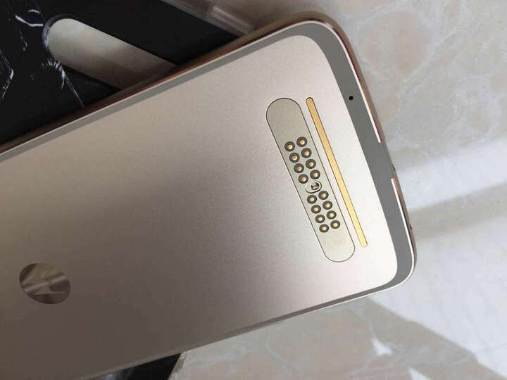 摩托罗拉Moto Z2 Play:马马虎虎,头脑发热买的