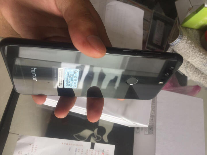 华为荣耀8:买这款手机,就是冲它的NFC闪付功