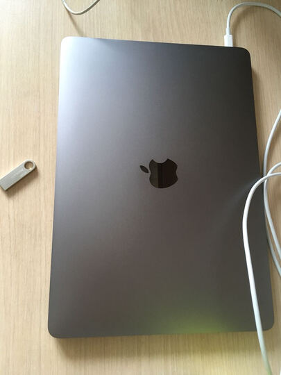 Apple 日版苹果笔记本apple 2016/7新款 MacBook PRO笔记本电脑 行货15英寸新款灰MLH32 晒单图
