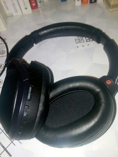 索尼WH-1000XM2:降噪:降噪效果好,但也不是