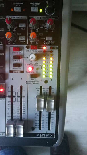 百灵达(Behringer) QX1202USB 调音台(声卡话放耳放监听效果器于一身的调音台/家庭K歌个人录音商业会议舞台演出等) 晒单图