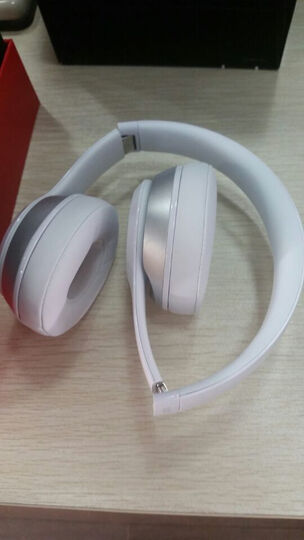 BEATSSolo 2.0:很漂亮,快递很给力,第次一买