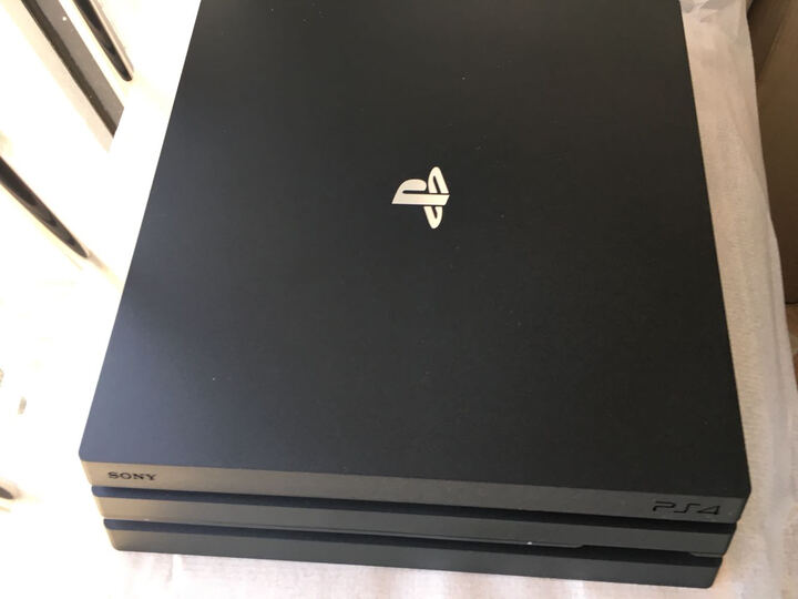 索尼(SONY)【PS4 Pro 国行主机】PlayStation 4 Pro 电脑娱乐游戏主机 1TB(黑色) 晒单图