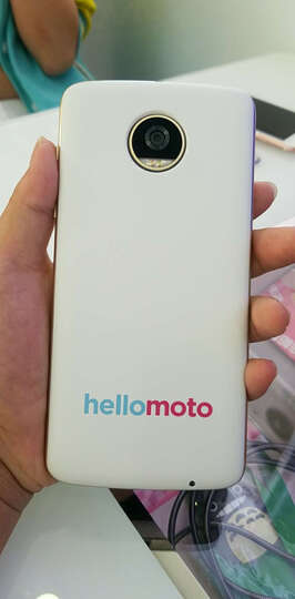摩托罗拉 Moto Z2 Play 4G+64G 模块化手机 金色 移动联通电信4G手机 双卡双待 晒单图