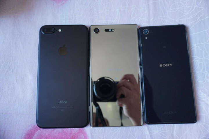索尼(SONY):从Sony z2换到xzp,体积大了一圈