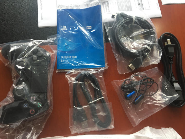 索尼【PS4 Pro 国行主机】PlayStation 4 Pro 电