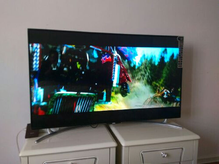 尾,没法和lg的屏幕比,说是lg的屏幕,却是群创的