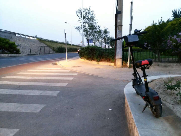 捷星 电动滑板车成人 代驾折叠电动车代步车两轮迷你电动车防爆真空胎 防爆真空胎48V/7.2A/1000W/30km 晒单图
