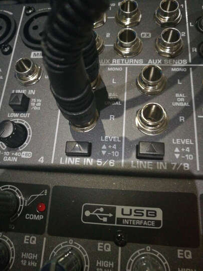 百灵达(Behringer) QX1202USB 调音台(声卡话放耳放监听效果器于一身的调音台/家庭K歌个人录音商业会议舞台演出等) 晒单图