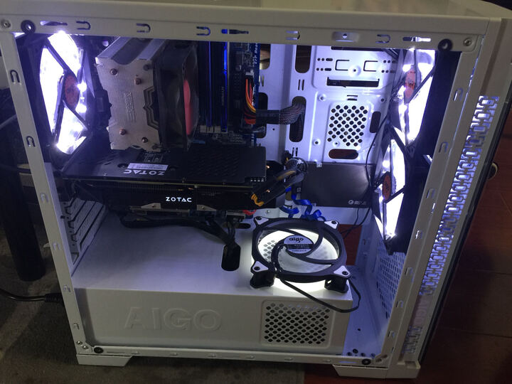 爱国者爱国者(aigo)炫影豪华版机箱白色:装机