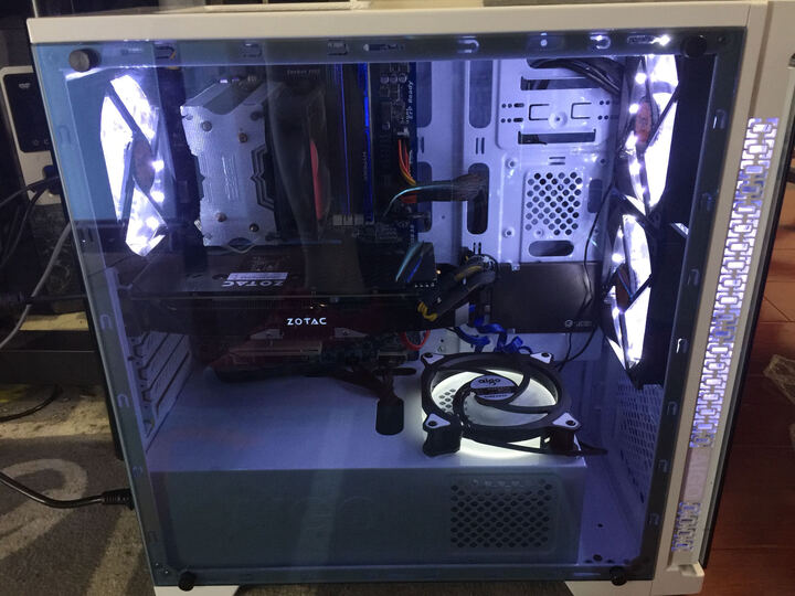 爱国者爱国者(aigo)炫影豪华版机箱白色:装机