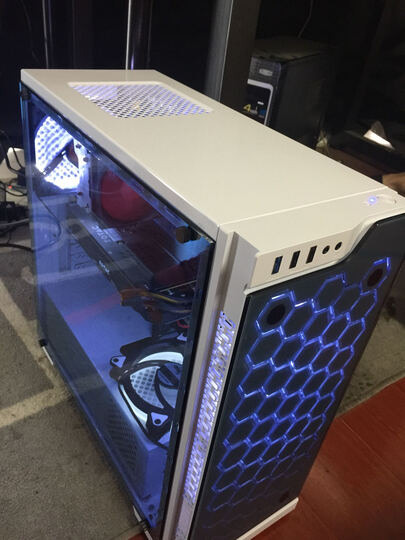 爱国者爱国者(aigo)炫影豪华版机箱白色:装机