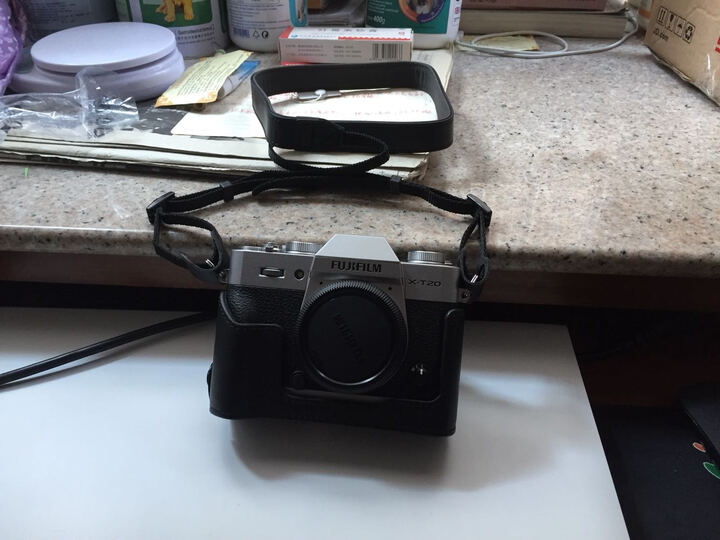 富士X-T20 (XC 16-50II):相机第一眼看上去的确