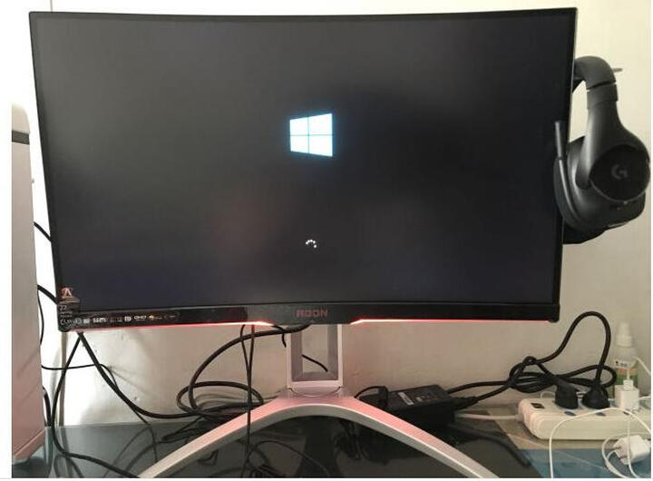 AOCAG272QCX:东西很重,很有分量,没有发现