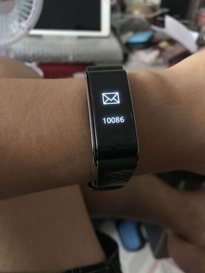 华为荣耀体脂称:反复对比了华为荣耀3手环和