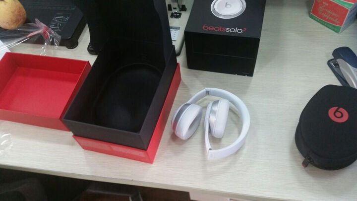 BEATSSolo 2.0:很漂亮,快递很给力,第次一买