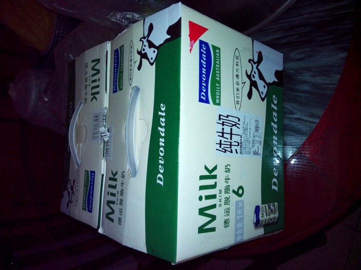 德运脱脂奶:第一次买外国的新鲜牛奶,因为我以
