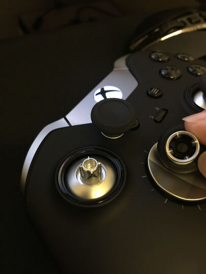 微软(Microsoft) 微软Xbox One无线手柄 无线适配器支持Windows xbox蓝牙手柄+无线适配器【二代】 晒单图