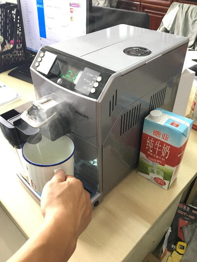 飞利浦(PHILIPS)咖啡机 家用全自动意式浓缩型带有集成式牛奶壶和奶泡器 HD8847/17 晒单图