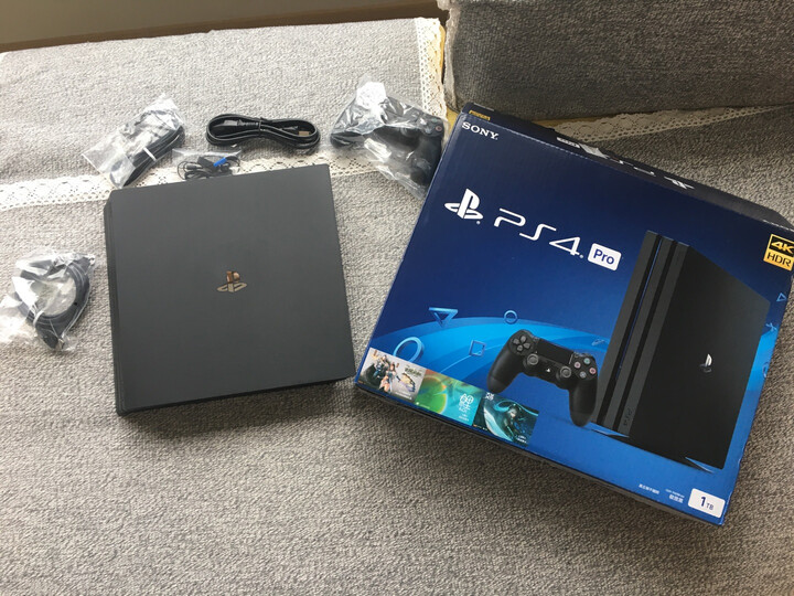 索尼【PS4 Pro 国行主机】PlayStation 4 Pro 电