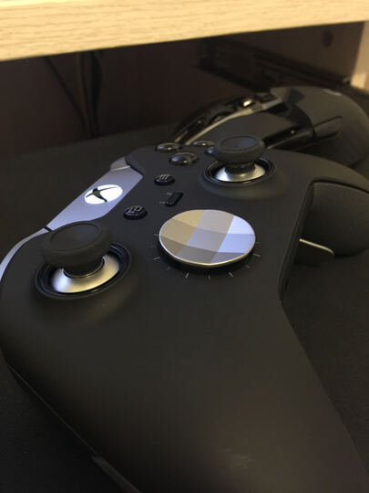 微软(Microsoft) 微软Xbox One无线手柄 无线适配器支持Windows xbox蓝牙手柄+无线适配器【二代】 晒单图