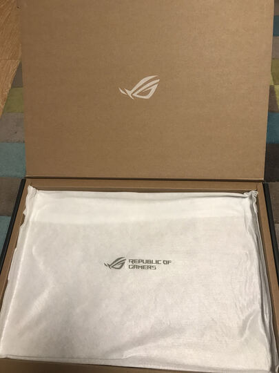 华硕FX60VM:送货很快。包装统一规格,快递小