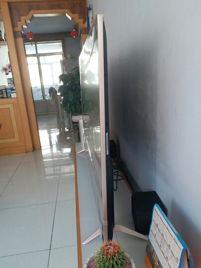 长虹60D3P:电视很大客厅里就像看电影,看着眼