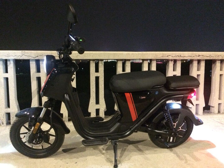 小牛电动车u1 pro顶配标准/安全版套装 智能锂电电动踏板车 电瓶车