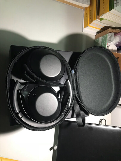 索尼WH-1000XM2:包裹简陋,就一个京东的袋