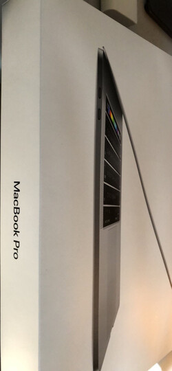 Apple MacBook Pro 15.4英寸笔记本电脑 深空灰色(2017Multi-Touch Bar/Core i7/16GB/512GB MPTT2CH/A) 晒单图