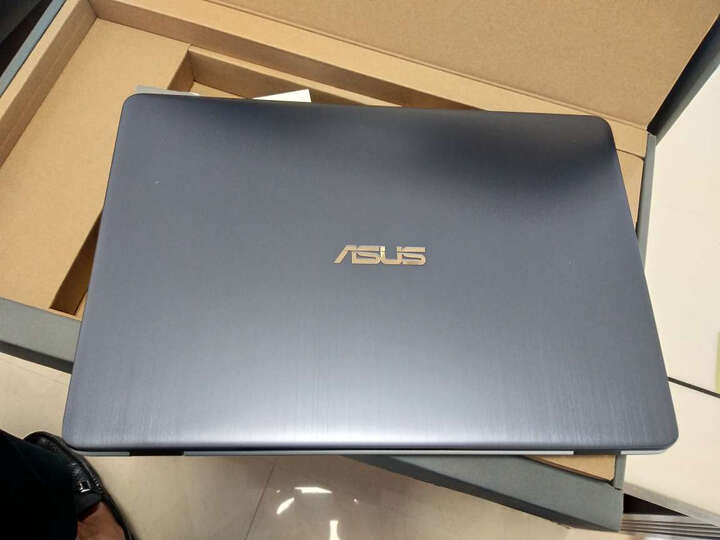 华硕灵耀S4000UA:第一次用华硕的品牌,朋友