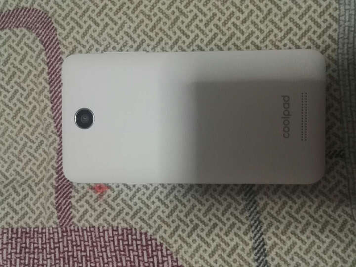 酷派5267:屏幕大,可以设置老人模式,字体大,价