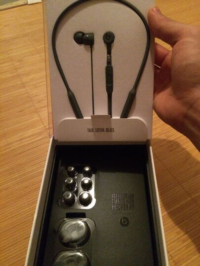 beatsX:初次购买,音质超棒,包装很美,值得信赖