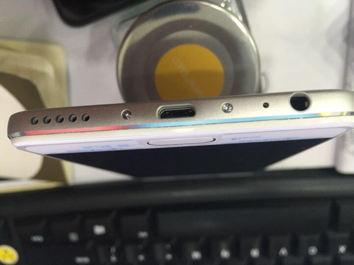 魅族 魅蓝 Note6:帮朋友入32G白色note6,先摸