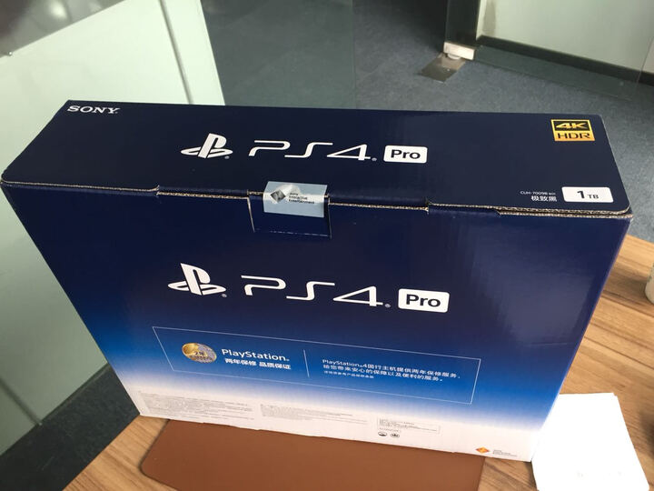 索尼【PS4 Pro 国行主机】PlayStation 4 Pro 电