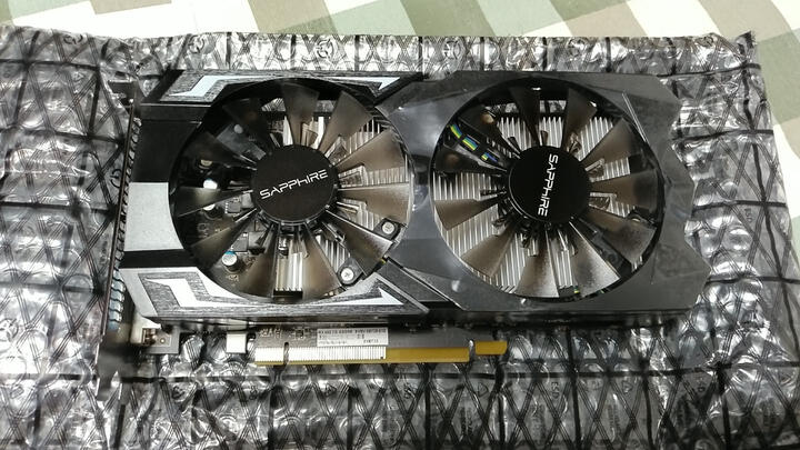 蓝宝石(Sapphire)RX460 2G D5 白金版 1200MHz/7000MHz 2GB/128bit GDDR5 DX12 独立游戏显卡 晒单图