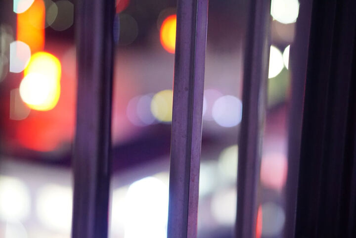 索尼SEL100F28GM:买来套A6000机子上,在家